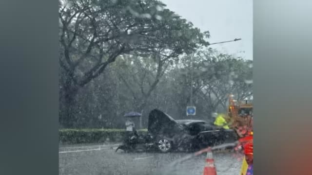 KPE发生车祸 11人受伤入院