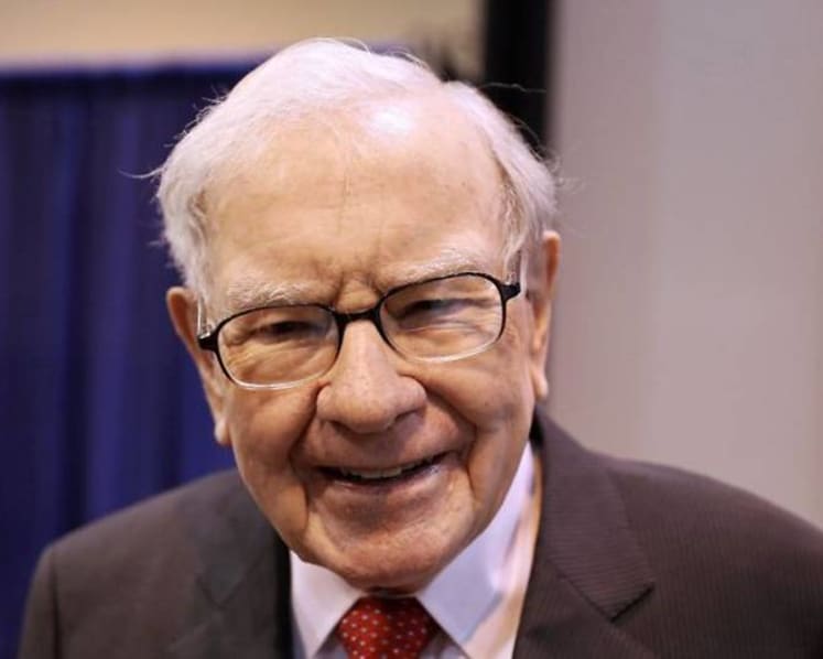 Warren Buffett again encourages investors to bet on America