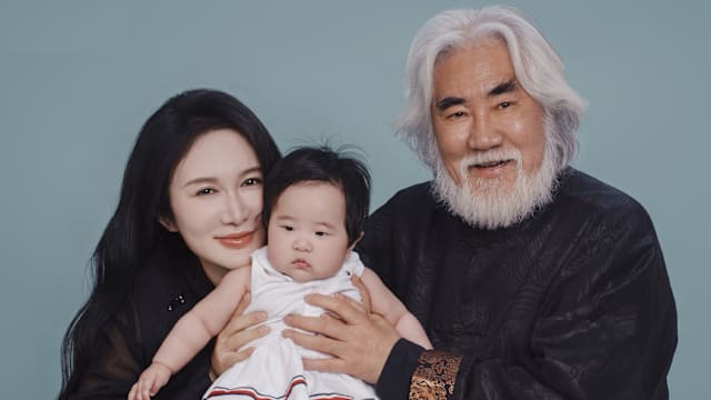张纪中小31岁妻宣布拼生第4胎！称“孩子越生越聪明”
