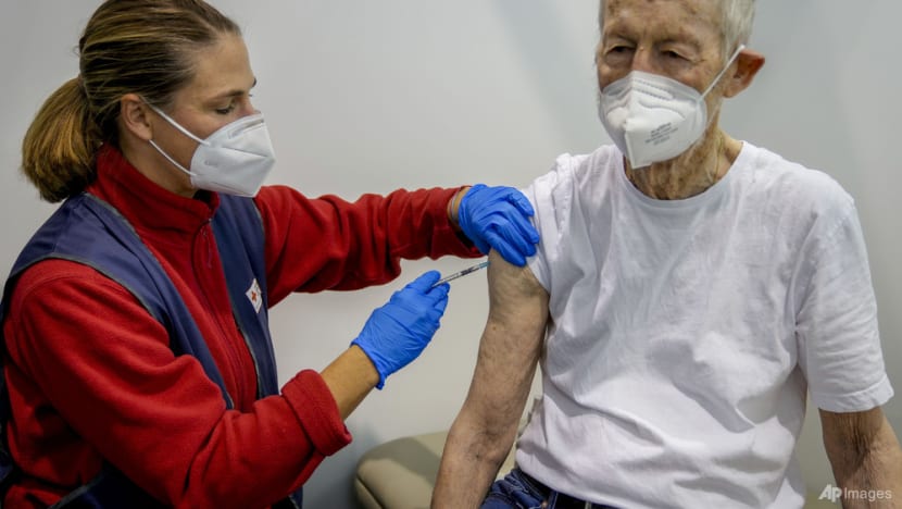 Disease centre urges Germans to cancel or avoid big events