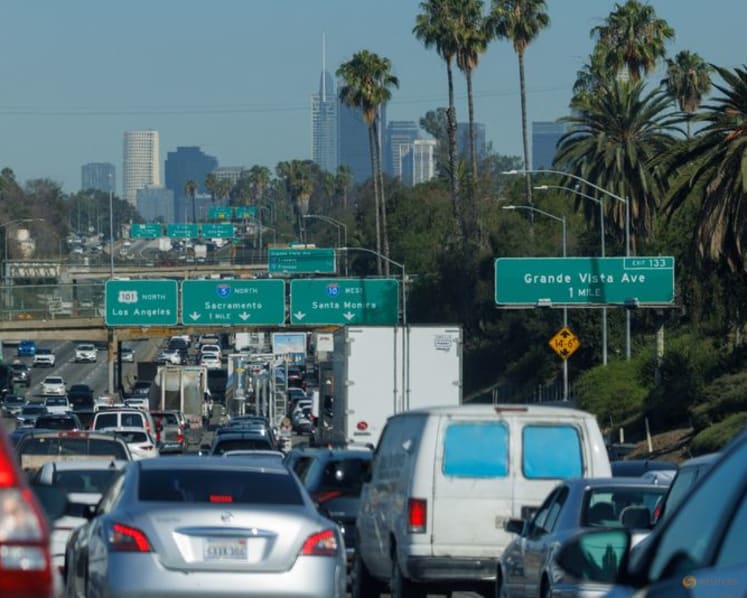 Major automakers call for EPA to ease tailpipe emissions rules