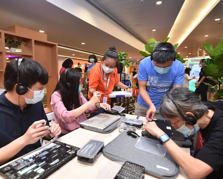 New scheme to help 60,000 lower-income families obtain Internet access, digital devices