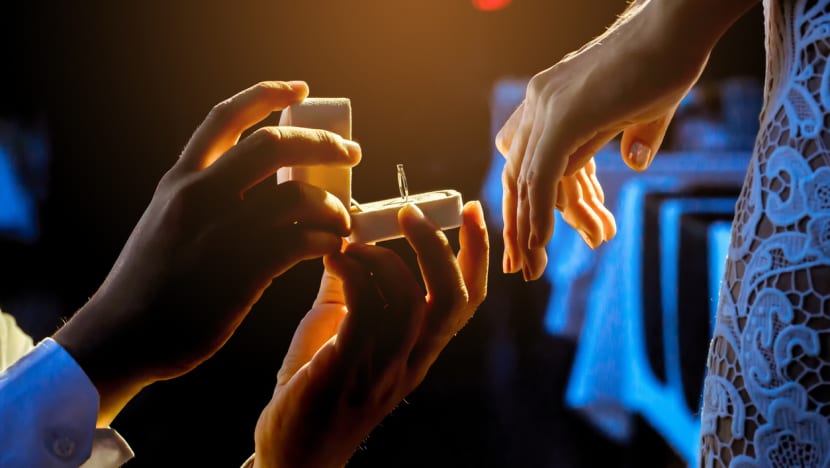 #trending: S'pore Redditor sparks debate as he mulls girlfriend's offer to help pay for pricey engagement ring