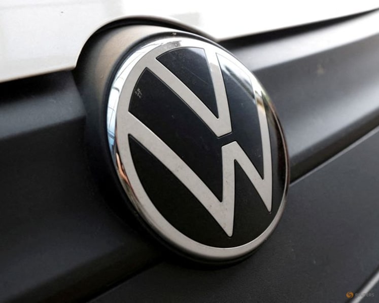 Volkswagen in talks with Chinese partner on Spanish battery plant, trade outlet reports