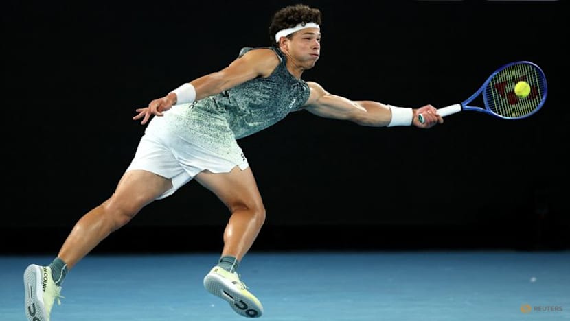 Djokovic stand-in Shelton overhauls Ruud to reach quarter-finals