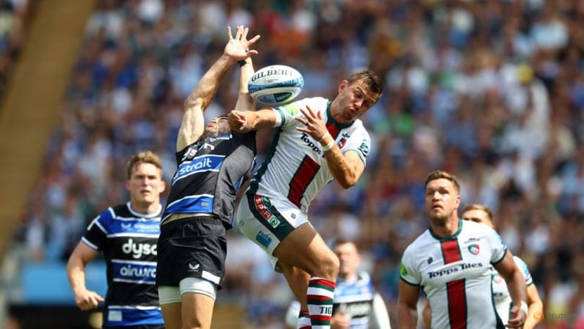 Bath survive Leicester scare to end long wait for English title Bath survive Leicester scare to end long wait for English title