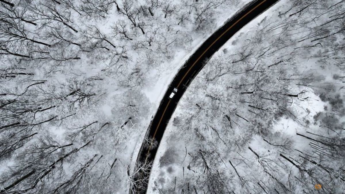 Winter weather in US Northeast leads to thousands of flight delays, cancellations