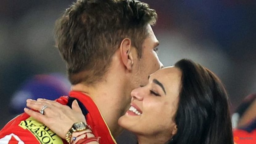 Iyer's heroic knock guides Punjab past Mumbai to book IPL final with Bengaluru