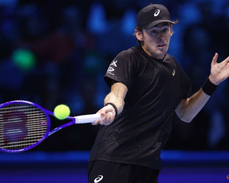 Alcaraz and Zverev off to winning starts at ATP Finals