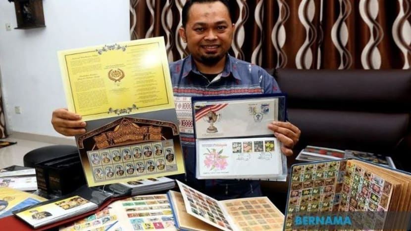 Pengumpul ini warisi setem 62 tahun peringati ulang tahun pertama kemerdekaan M'sia Pengumpul ini warisi setem 62 tahun peringati ulang tahun pertama kemerdekaan M'sia