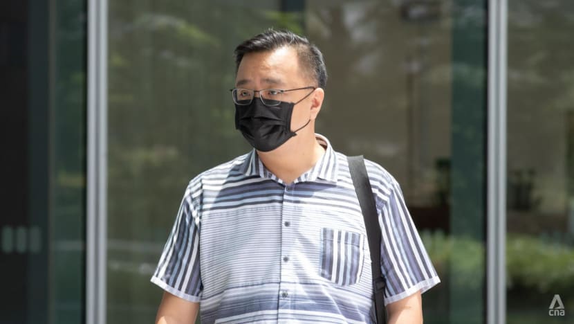 Extra jail time for police officer who took bribes from repeat immigration offender Extra jail time for police officer who took bribes from repeat immigration offender