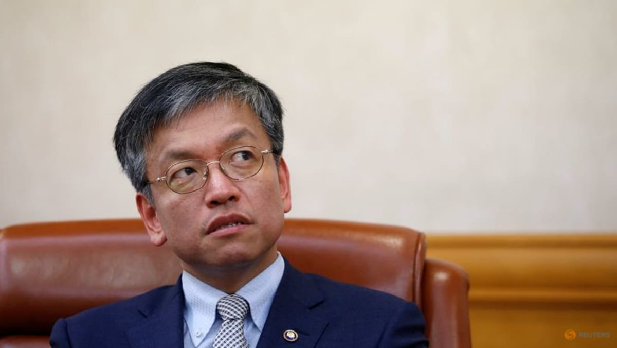 Breaking: South Korean Finance Minister Choi Sang-mok Resigns Amid Parliamentary Vote