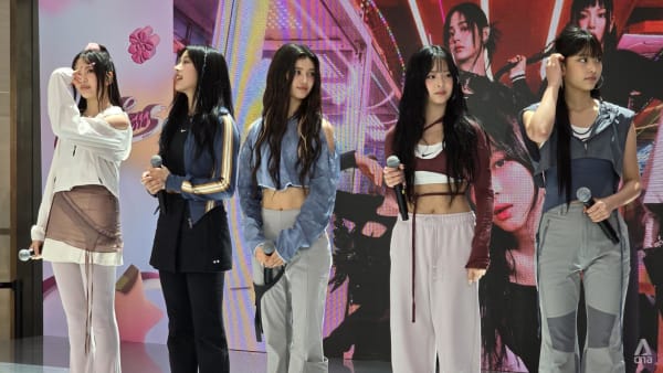NewJeans held their first Singapore show at Nike Orchard Road