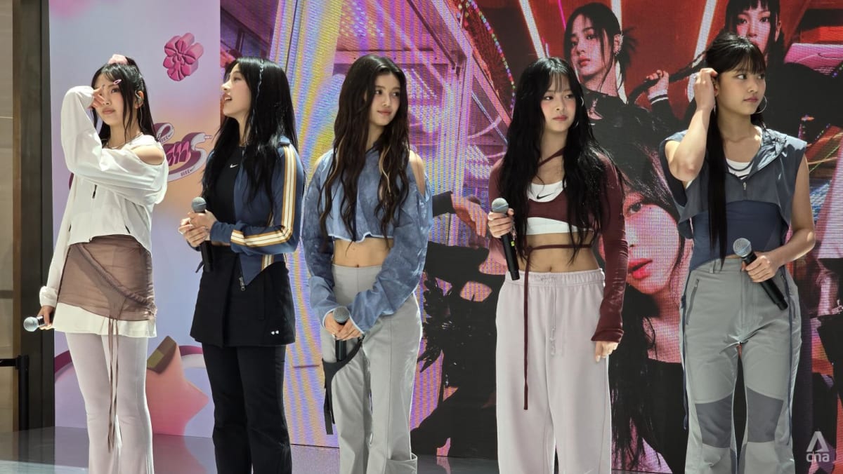 NewJeans held their first Singapore show at Nike Orchard Road. Here s what happened CNA Lifestyle