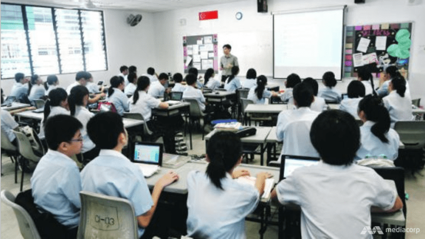 Commentary: Do schools still need paper textbooks in a digital age? Commentary: Do schools still need paper textbooks in a digital age?