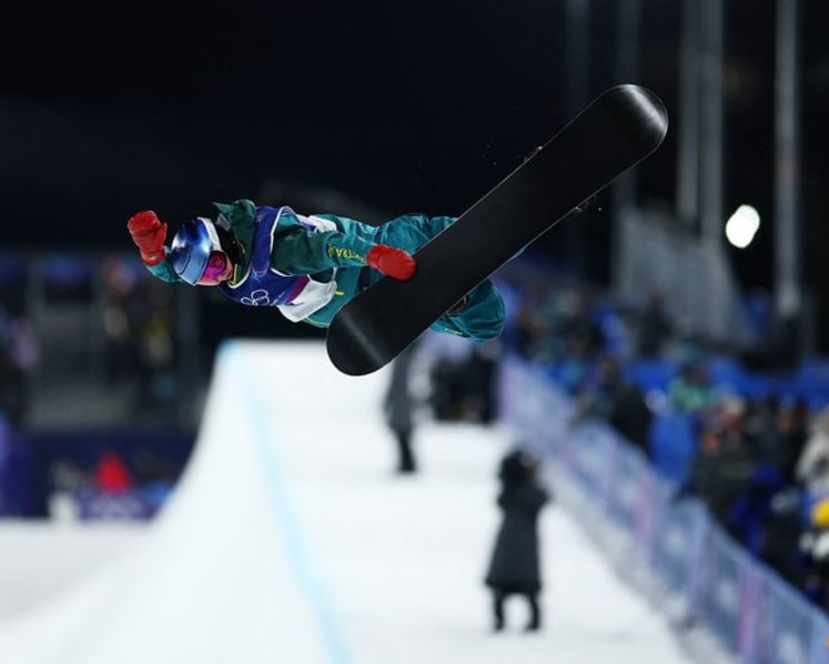 Snowboard-Australia's James storms into halfpipe final in bid for first gold