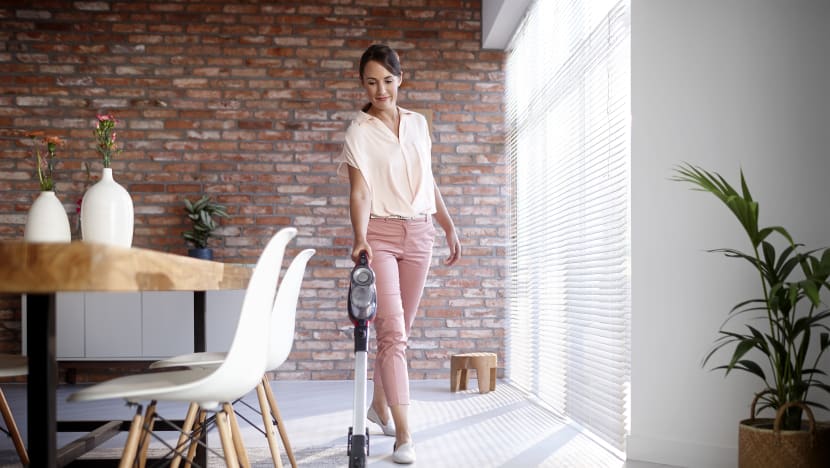 This Cordless Vacuum Cleaner Is Relatively Affordable And Has Something Its Competitors Doesn’t