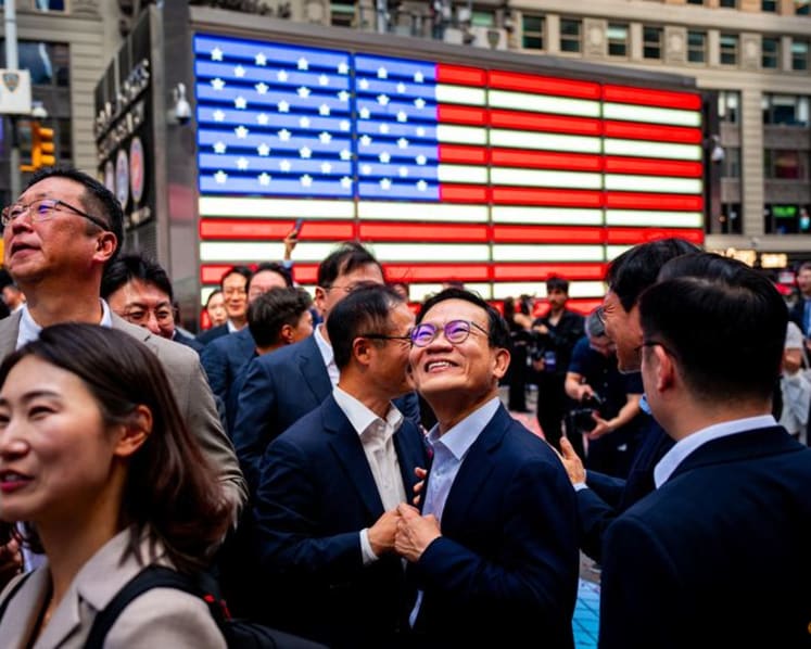 SK Hynix shares jump 14% in Nasdaq debut 