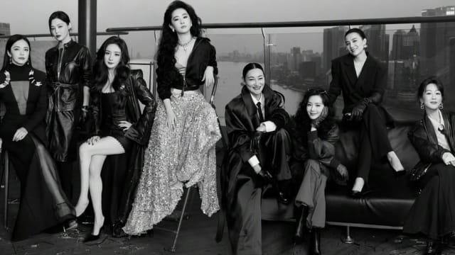 一线女星拍合照，“她”气场全开站C位！