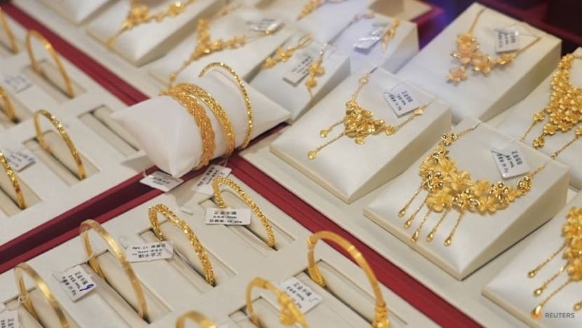 Analysis:Gold's record rally falters as bulls run into Fed rate expectations, stronger dollar