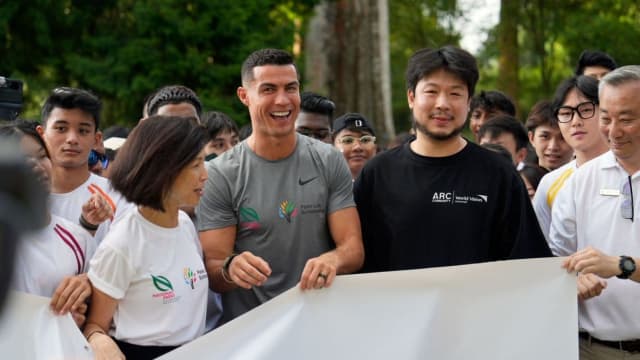 葡萄牙足球明星罗纳尔多到访我国