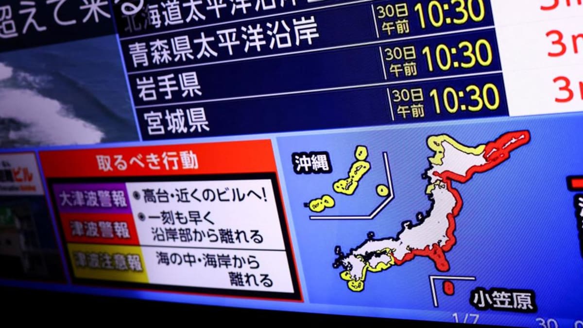Japan gibt Tsunami-Warnung heraus, nachdem ein schweres Erdbeben vor ...