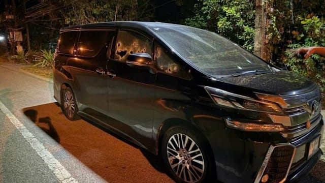 座驾遭连开27枪扫射 泰国议员逃过一劫