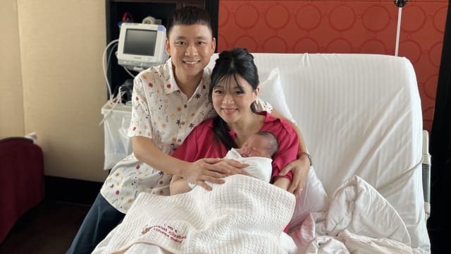 新手妈妈历经13小时阵痛 产下本地医院第两万个宝宝