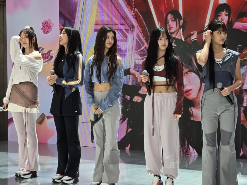 NewJeans held their first Singapore show at Nike Orchard Road. Here s what happened CNA Lifestyle