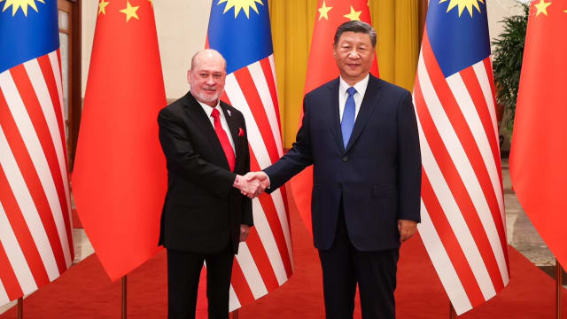 马国展现“榴梿外交” 赠习近平猫山王和黑刺榴梿