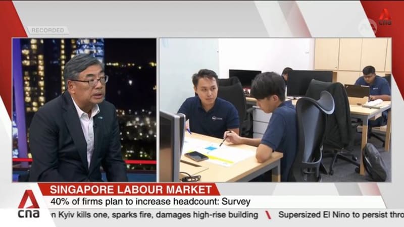SNEF poll finds more than half of employers plan to freeze hiring despite improving business outlook