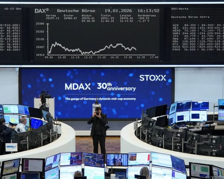 Widespread selloff hits stocks as Trump's threats over Greenland unnerve investors