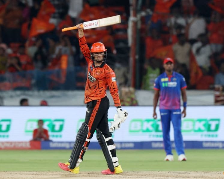 Sharma the entertainer helps Hyderabad to win over Capitals