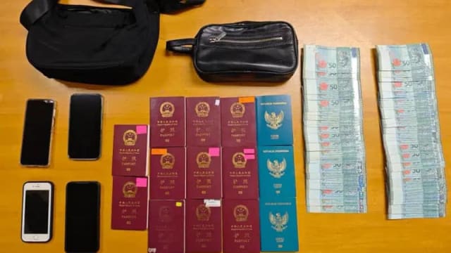 新山关卡天花板藏多本外国护照 四执法员涉收贿造假记录落网