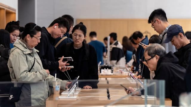 芯片荒下iPhone出货量同比增28% 重登中国手机销量榜首
