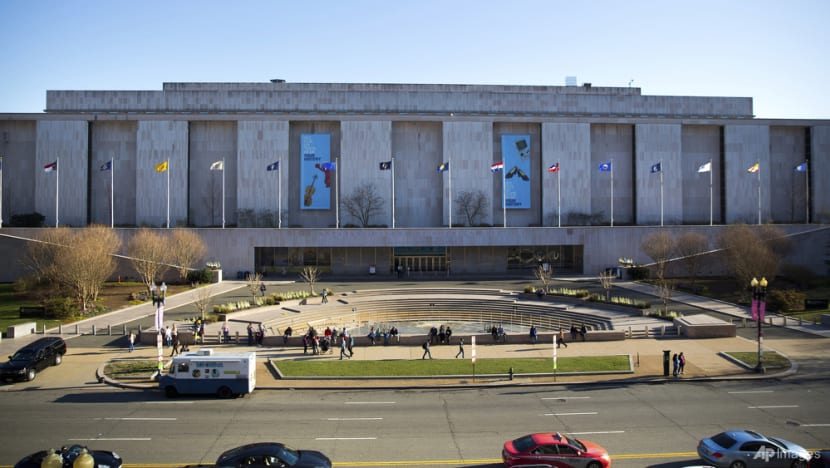 US to probe Smithsonian museums to remove 'partisan narratives' US to probe Smithsonian museums to remove 'partisan narratives'