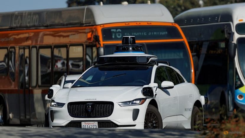 US probes Alphabet unit Waymo robotaxis over school bus safety