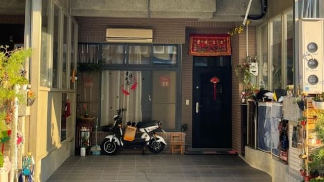 把冷气机装在室外车库引关注  网民：有钱就是任性！