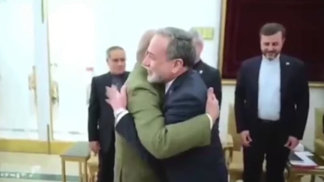 阿拉格奇会见谢里夫 商讨区域局势与双边合作