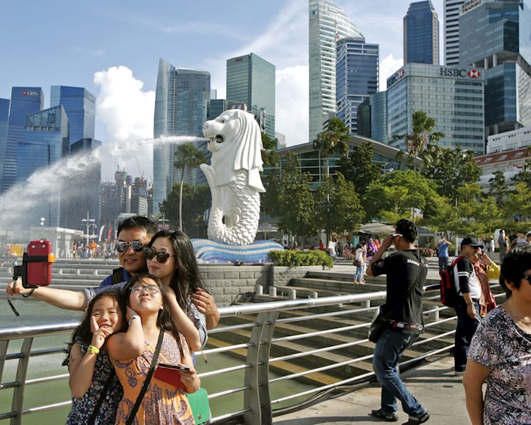 Chinese influx, marketing blitz lift Singapore tourism