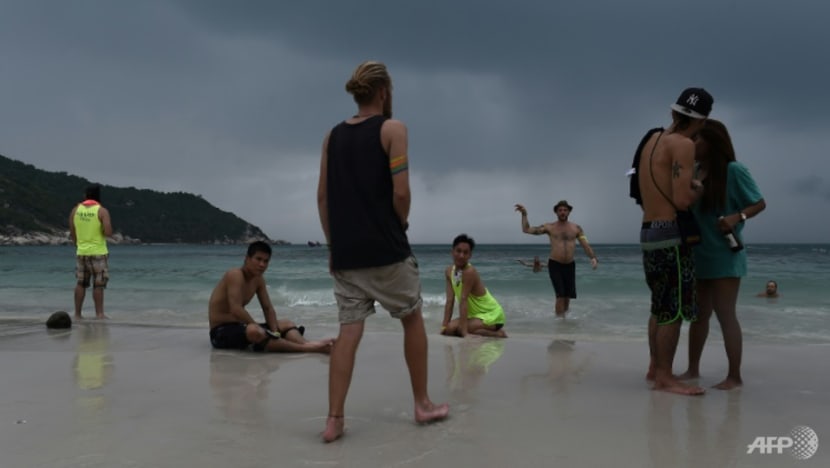 89 foreigners arrested at Thai bar flouting COVID-19 rules