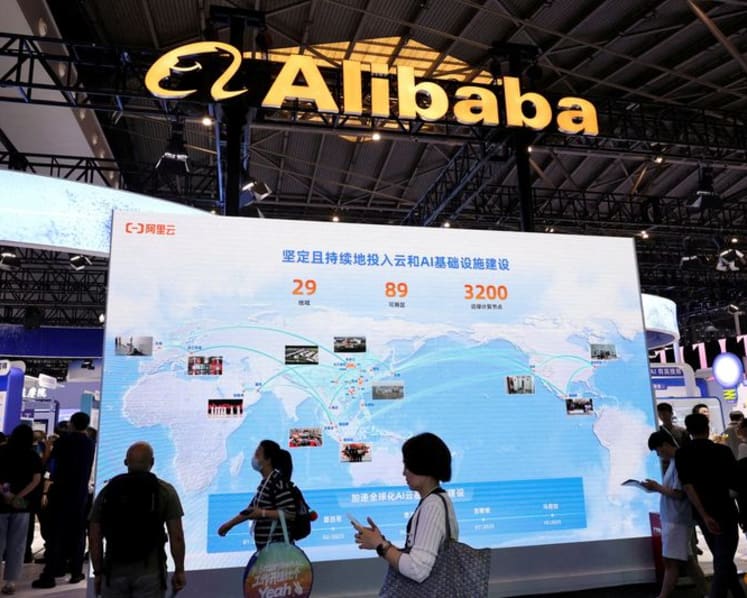Alibaba stock slumps in Hong Kong after $10.2 billion share placement to fund AI