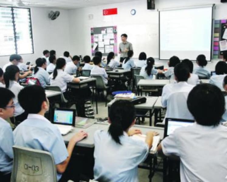 Commentary: Do schools still need paper textbooks in a digital age?