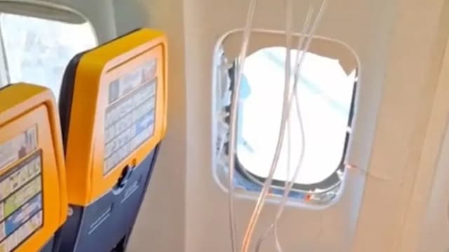 瑞安航空窗口突松脱  一名乘客险被吸出机外