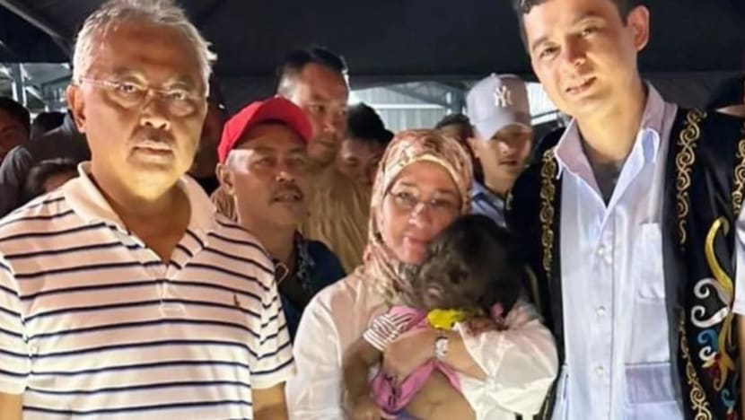 Permaisuri Agong jadikan kanak-kanak hidap sindrom Werewolf sebagai anak angkat Permaisuri Agong jadikan kanak-kanak hidap sindrom Werewolf sebagai anak angkat