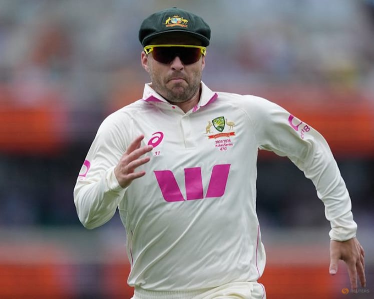 Australia dealt injury blow as Inglis returns home with finger fracture