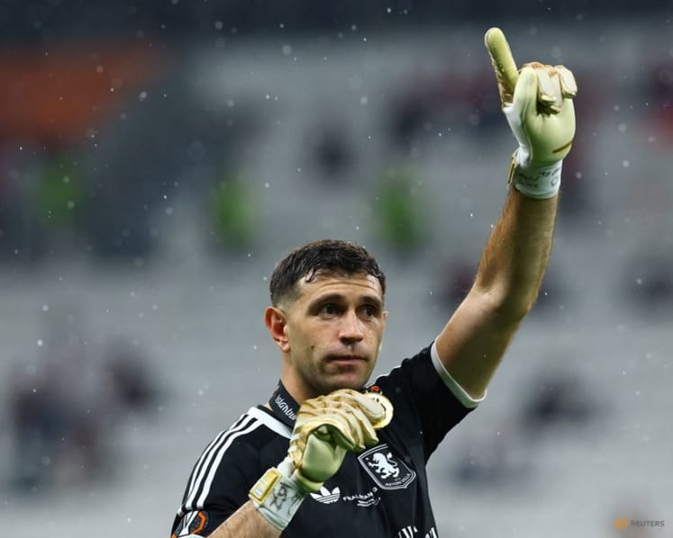 Chelsea sign goalkeeper Martinez from Villa on three-year deal