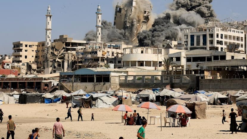 Israel lancarkan serangan darat di Kota Gaza saat KTT Arab-Muslim dengar Qatar kutuk serangan Doha  