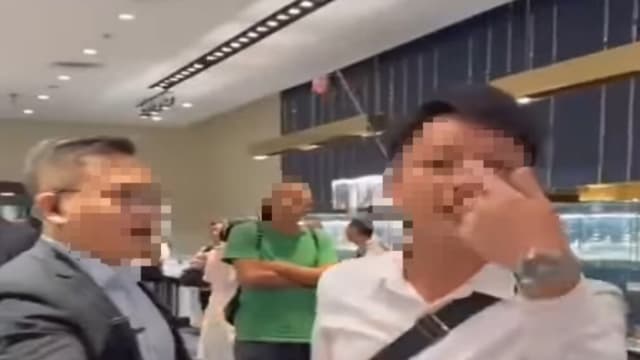 女游客拒绝消费  泰国非法导游不满破口大骂 