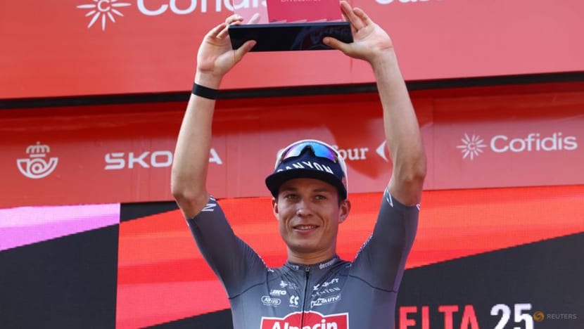 Philipsen rediscovers rhythm to sprint to Vuelta stage one win